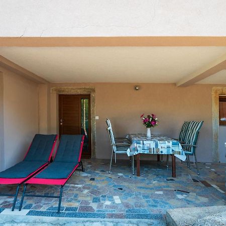 2 Bedroom Amazing Home In Rakotule Bagian luar foto